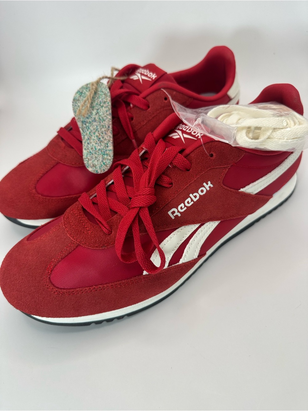 Reebok World 70 Sneaker in Red Women’s Size 11.